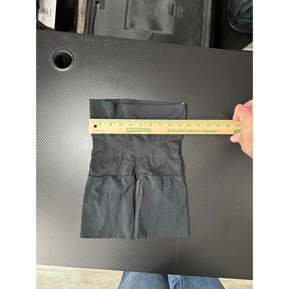 Assets By Spanx Mid Thigh Shaper Shorts Black Size Small - Picture 4 of 12